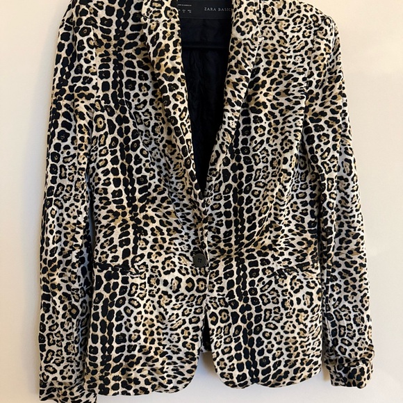 Zara Jackets & Blazers - Zara Leopard Print Blazer Medium Animal Print Tailored Jacket